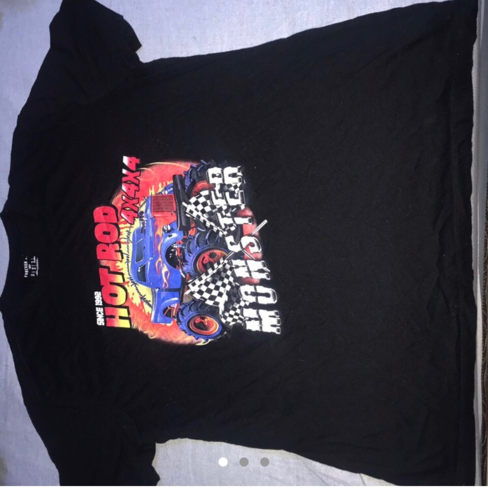 black graphic t shirt